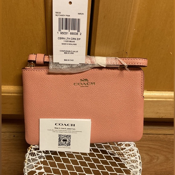 Coach IM/Candy Pink wristlet NWT